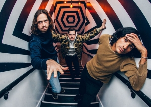 Yeasayer.JPG Yeasayer.JPG