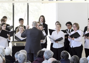 The_Choir_of_Trinity_College_Melbourne.jpg The_Choir_of_Trinity_College_Melbourne.jpg