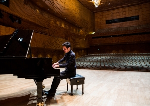 Aaron Liu 2015 Great Romantics Competition winner - photo credit Michael Christian Aaron Liu 2015 Great Romantics Competition winner - photo credit Michael Christian